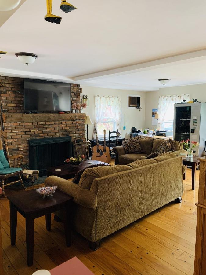 Stay Berkshires Уильямстаун Экстерьер фото